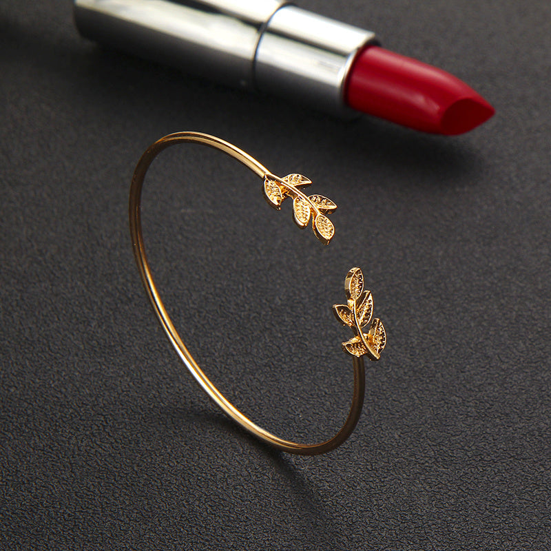 Tocona Boho Leaf Knot Charm Bracelet
