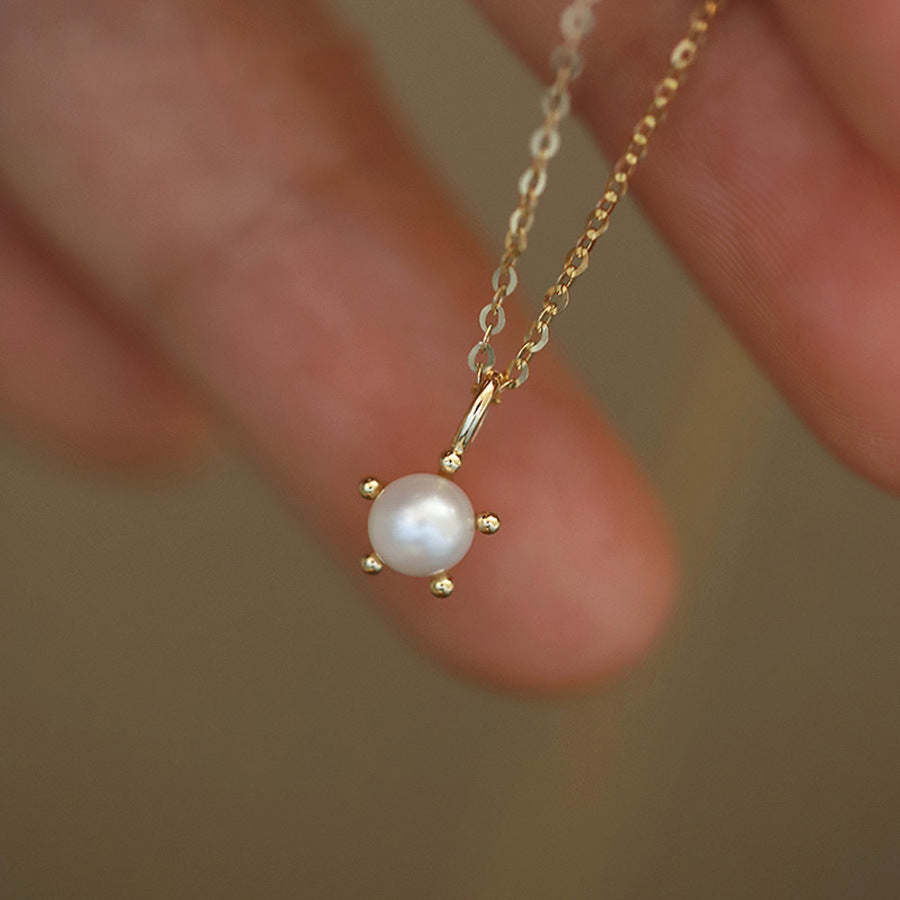 Lustrous Pearl Necklace